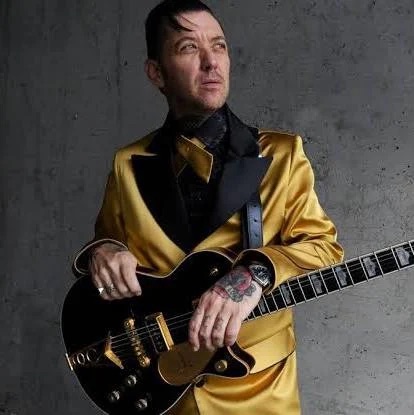 Al Dual guitarrista rockabilly Murcia en actuación